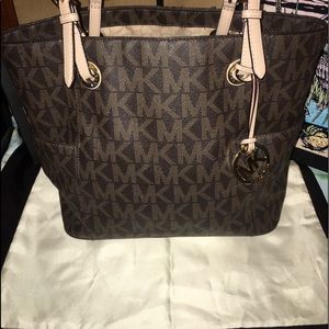 ❤️ EUC❤️ Authentic Michael Kors Tote ❤️